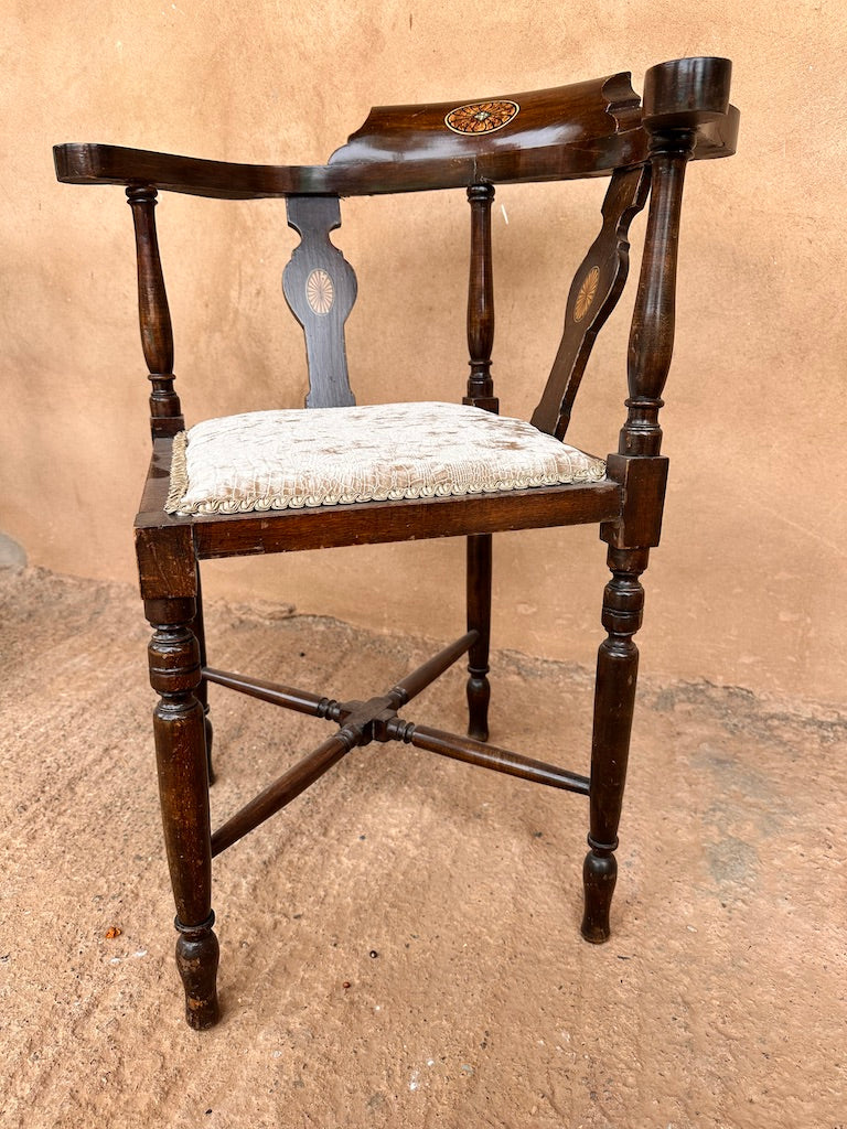 Paire de chaises antiques anglaises avec marqueterie – Style victorien en bois foncé