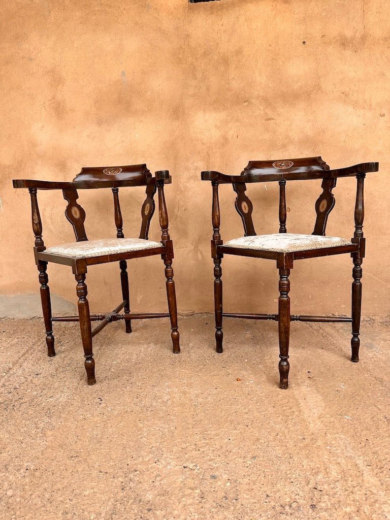 Paire de chaises antiques anglaises avec marqueterie – Style victorien en bois foncé