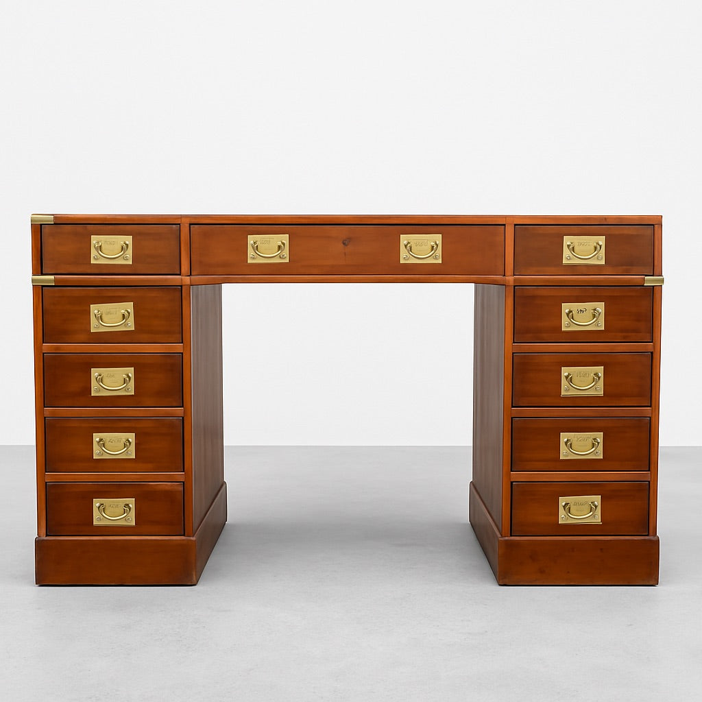 Bureau de Style Campagne Vintage avec Poignées en Laiton – Bureau en Bois Massif, Style Militaire avec 11 Tiroirs