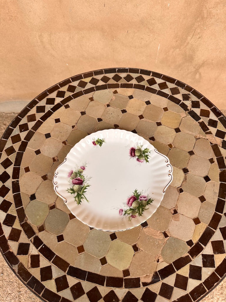 Assiette vintage Royal Albert 'Highland Thistle' en porcelaine fine d’Angleterre – Élégance florale écossaise