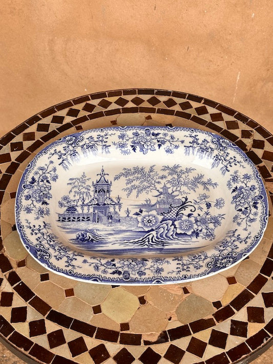 Plat creux ancien en faïence anglaise bleue – motif oriental fleuri