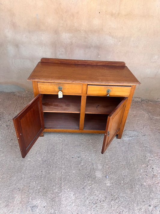 Buffet Ancien en Bois Clair – Meuble de Rangement Vintage avec 2 Tiroirs et 2 Portes