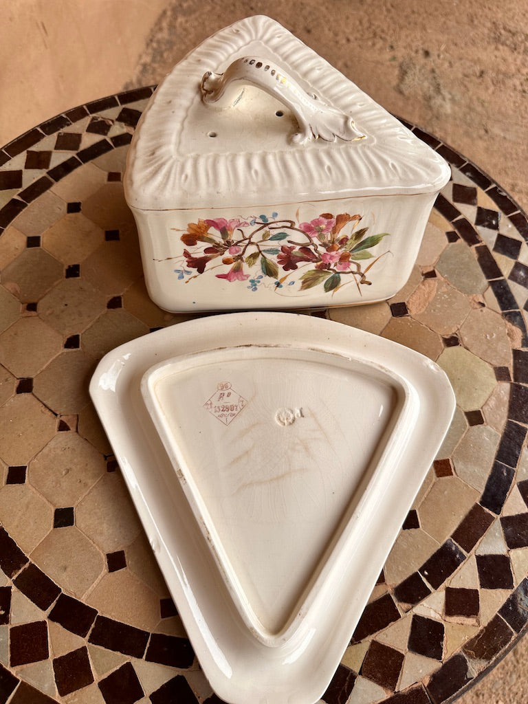 Cloche à fromage ancienne en faïence anglaise – décor floral peint à la main