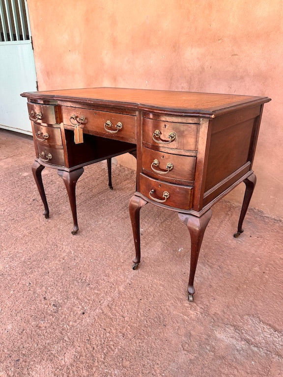 Bureau Ancien en Bois Massif à 7 Tiroirs – Style Anglais Vintage avec Plateau Cuir