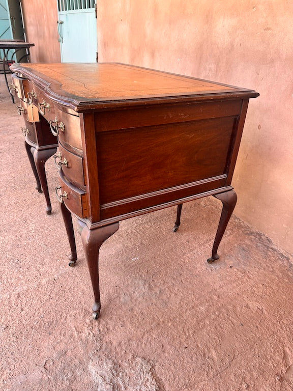 Bureau Ancien en Bois Massif à 7 Tiroirs – Style Anglais Vintage avec Plateau Cuir