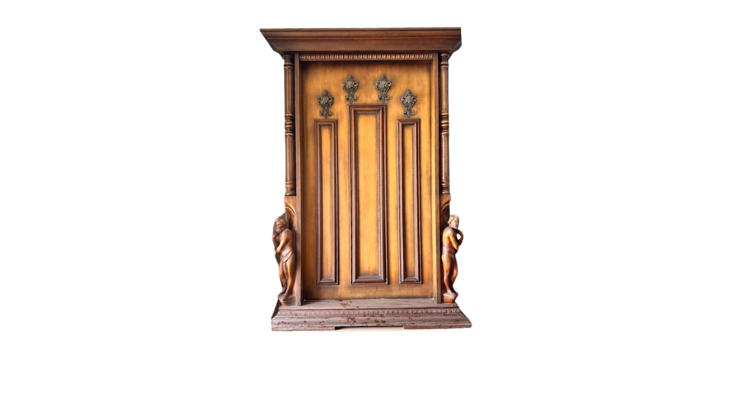 Porte ou Panneau Ancien en Bois Sculpté – Colonnes et Figures Classiques