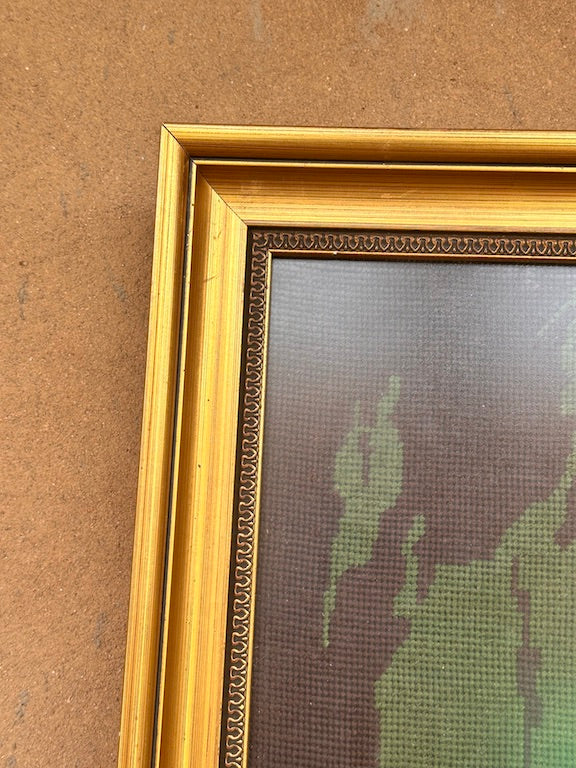 Broderie encadrée “La Liseuse” d’après Fragonard – Vintage – Art mural classique