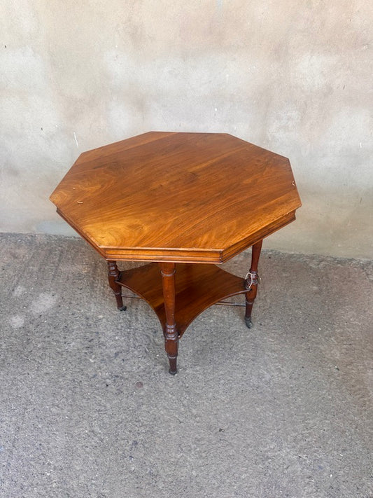 Table d’Appoint Octogonale en Bois – Style Ancien avec Étagère Basse et Pieds Tournés