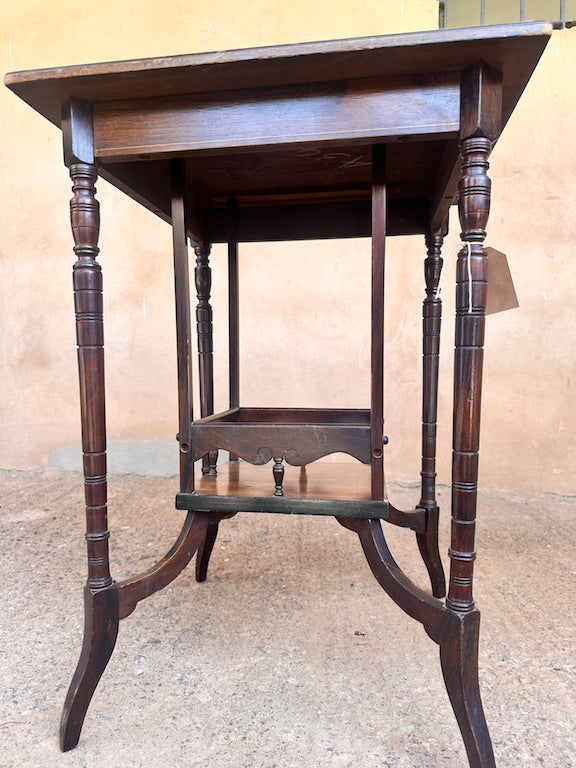 Petite Table Carrée en Bois Marqueté – Style Ancien avec Plateau Décoratif et Pieds Tournés