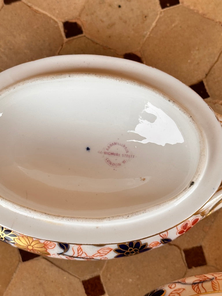 Paire de soupières anciennes en porcelaine style Imari – Décor floral doré – Londres