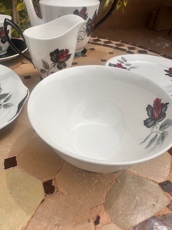 Service à thé vintage Royal Albert « Masquerade » – Porcelaine fine d’Angleterre