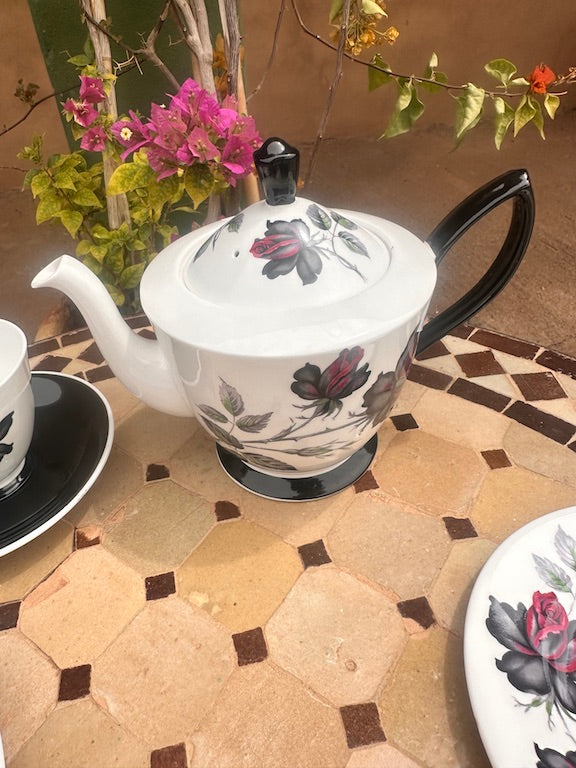 Service à thé vintage Royal Albert « Masquerade » – Porcelaine fine d’Angleterre